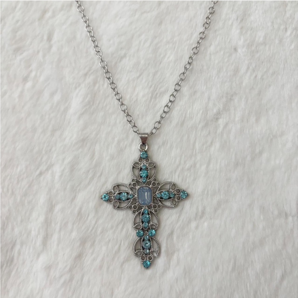 5/$15 🩷 MUST BUNDLE Silver-Tone Turquoise Crystal Cross Pendant Necklace - Picture 3 of 5